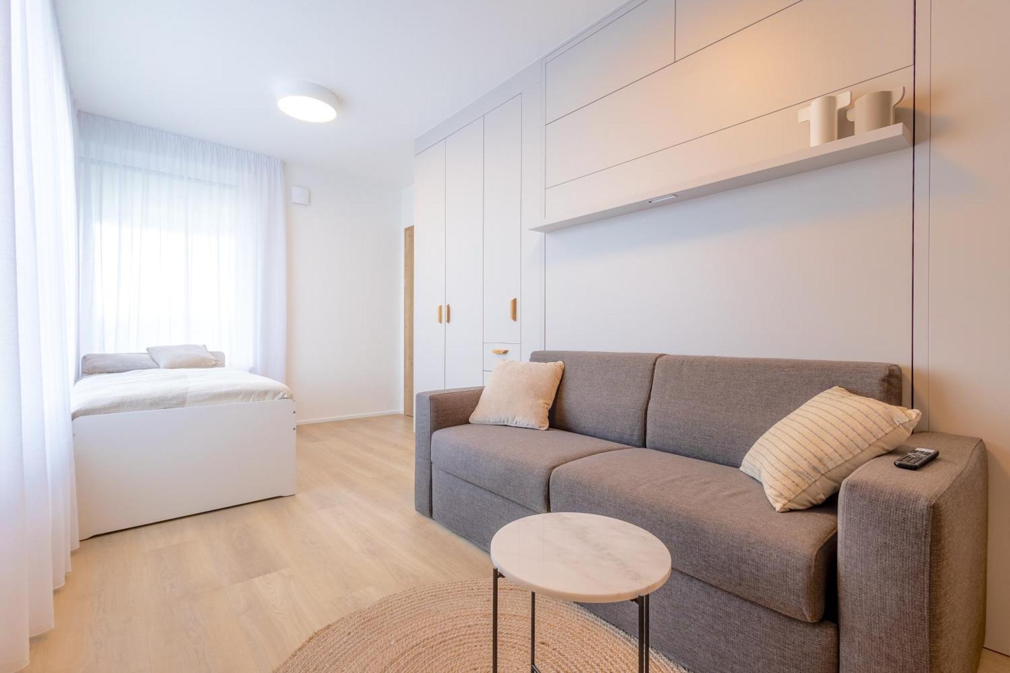 Bright 2Br - 7Th Floor, Balcony, Free Parking By Gravity Prague公寓 外观 照片