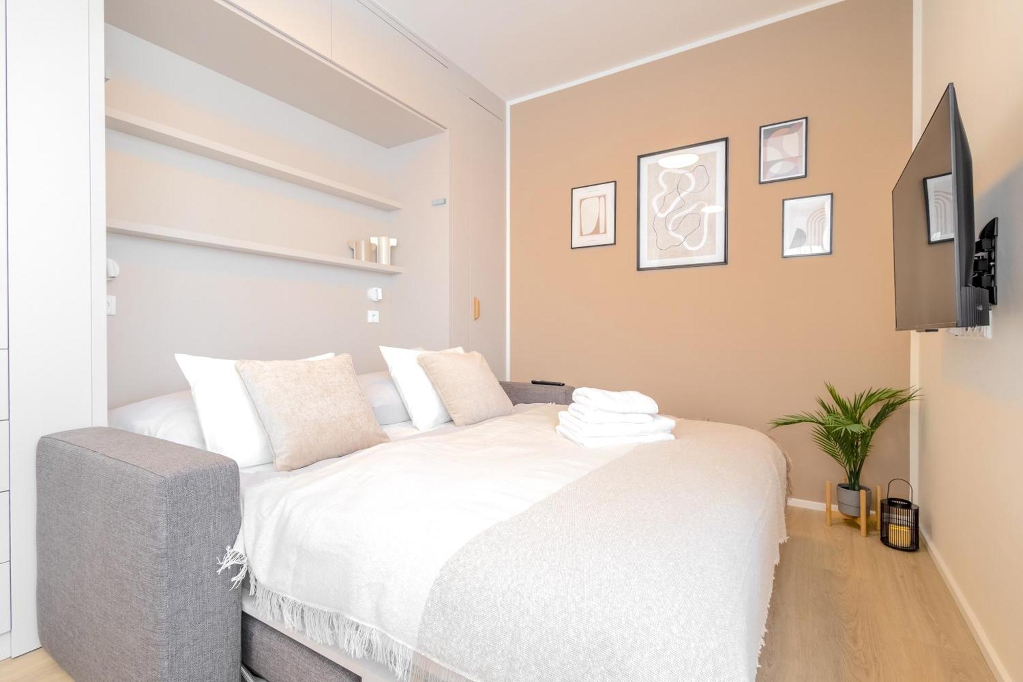 Bright 2Br - 7Th Floor, Balcony, Free Parking By Gravity Prague公寓 外观 照片
