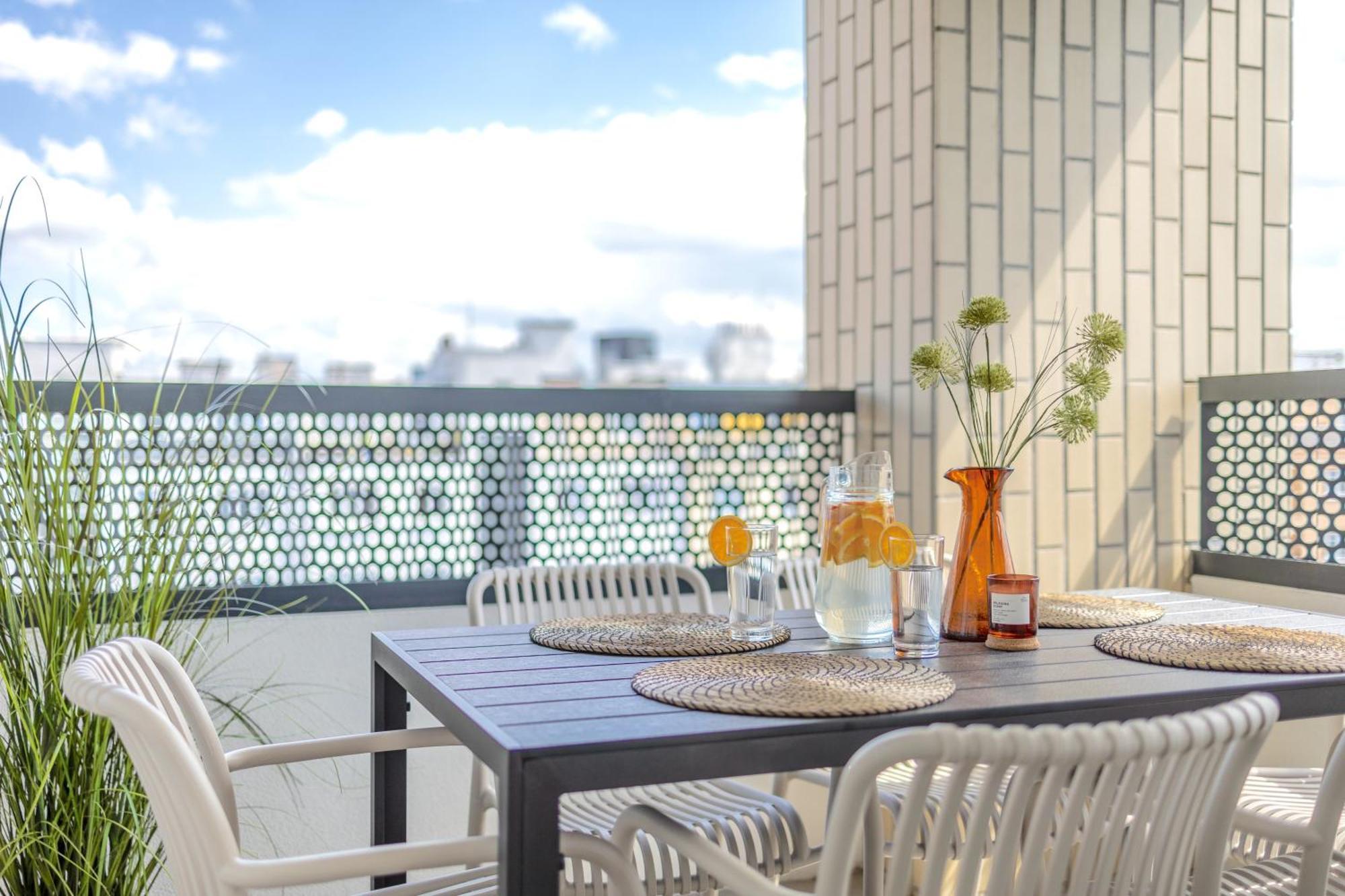 Bright 2Br - 7Th Floor, Balcony, Free Parking By Gravity Prague公寓 外观 照片