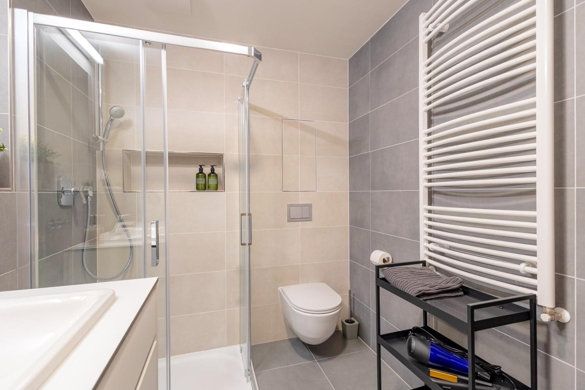Bright 2Br - 7Th Floor, Balcony, Free Parking By Gravity Prague公寓 外观 照片