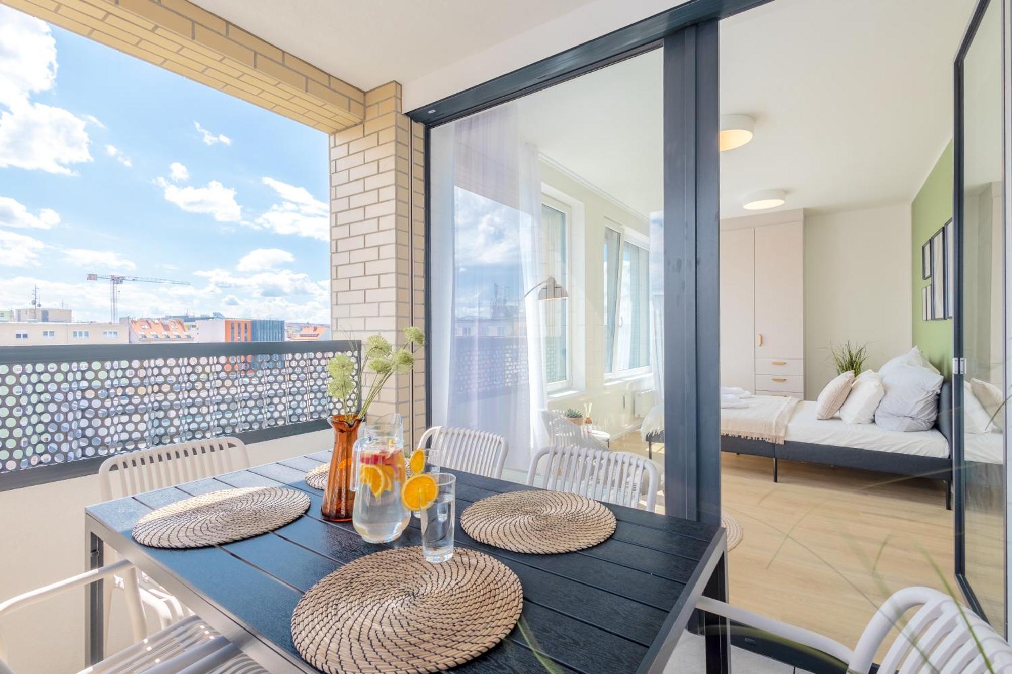 Bright 2Br - 7Th Floor, Balcony, Free Parking By Gravity Prague公寓 外观 照片