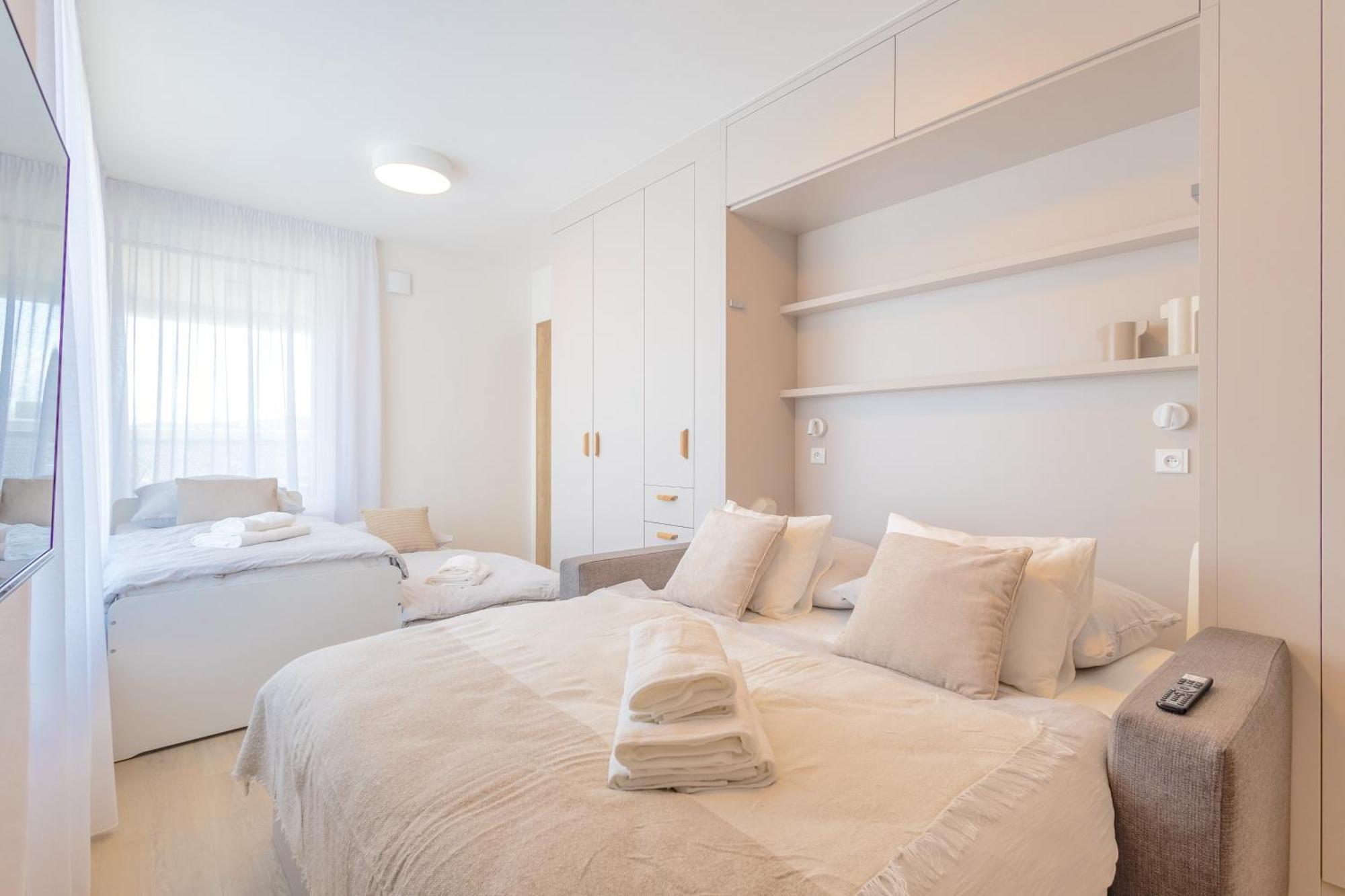 Bright 2Br - 7Th Floor, Balcony, Free Parking By Gravity Prague公寓 外观 照片