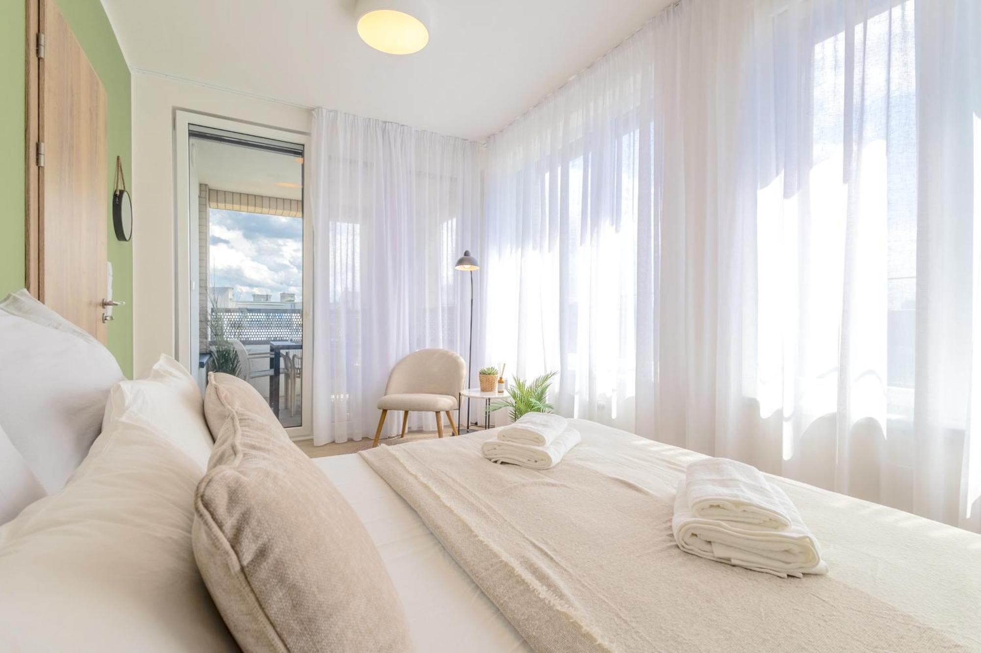Bright 2Br - 7Th Floor, Balcony, Free Parking By Gravity Prague公寓 外观 照片