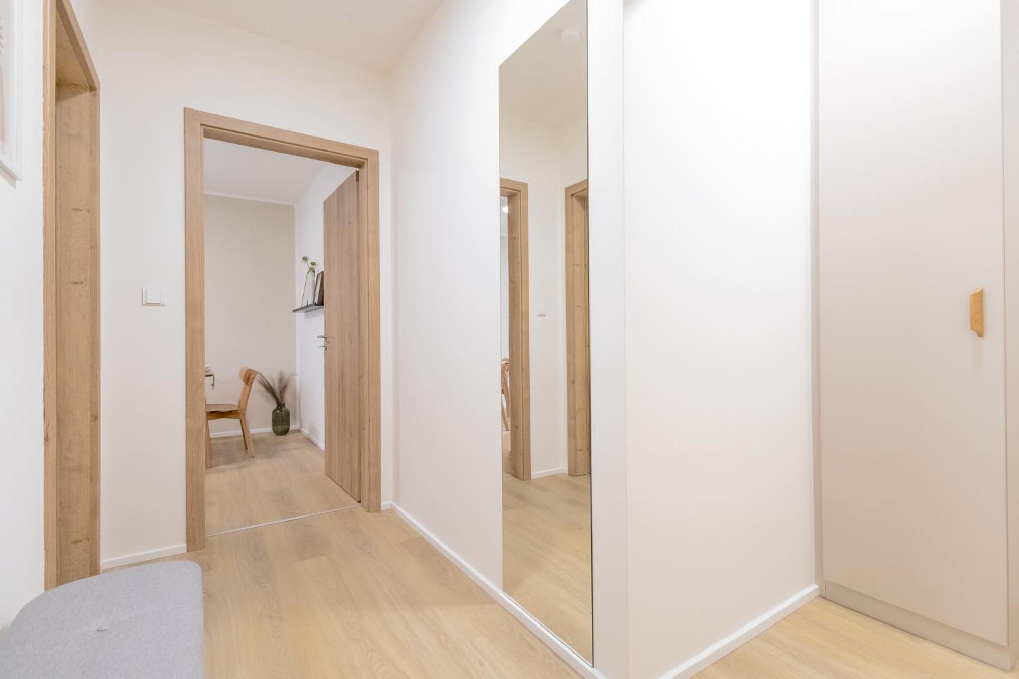 Bright 2Br - 7Th Floor, Balcony, Free Parking By Gravity Prague公寓 外观 照片